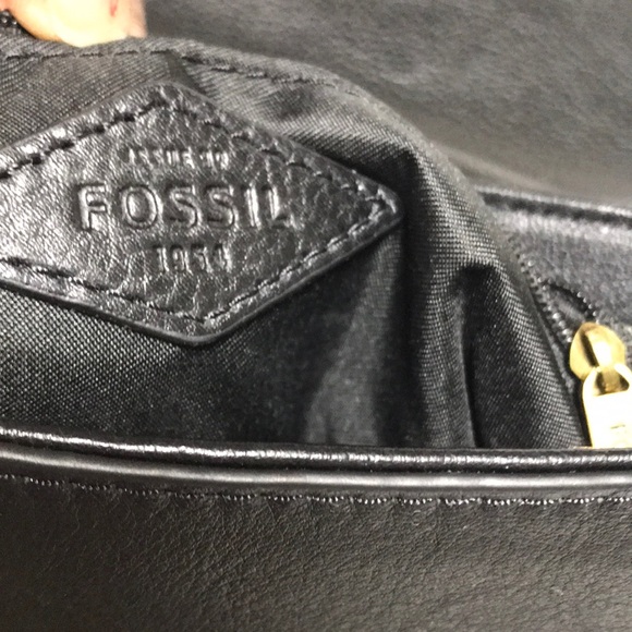 Fossil leather crossbody bag with adjustable strap and aged bronze hardwa. NWOT - Picture 10 of 10